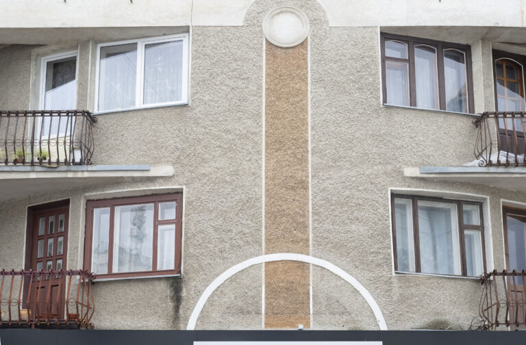 Прогулянка франківським модернізмом: фоторепортаж