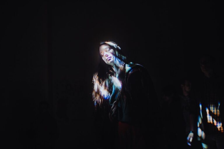 Жінка про жінок: кураторські практики Ані Потьомкіної