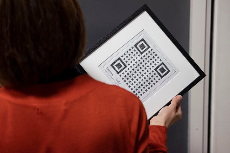 Це (не) цифрове мистецтво: розшифровуючи пікселі Володимира Луканя