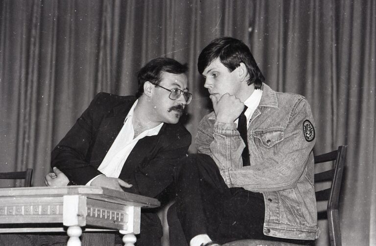 «Останні пророки в країні вчорашніх богів»