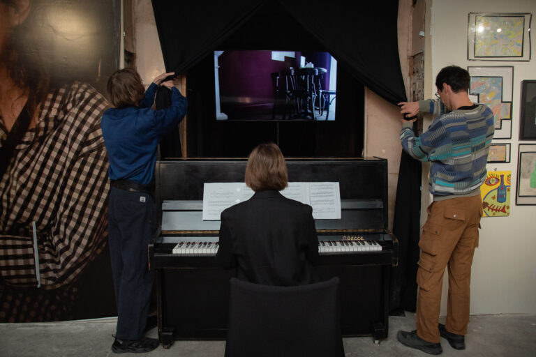 Мистецтво на периферії війни