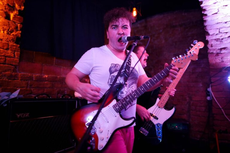 Як затягнути людей до «Блуду»