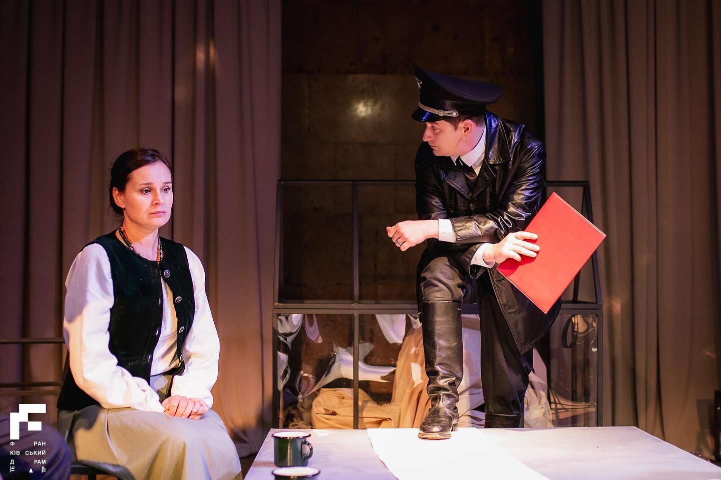 Рефлексії квітів і диявола