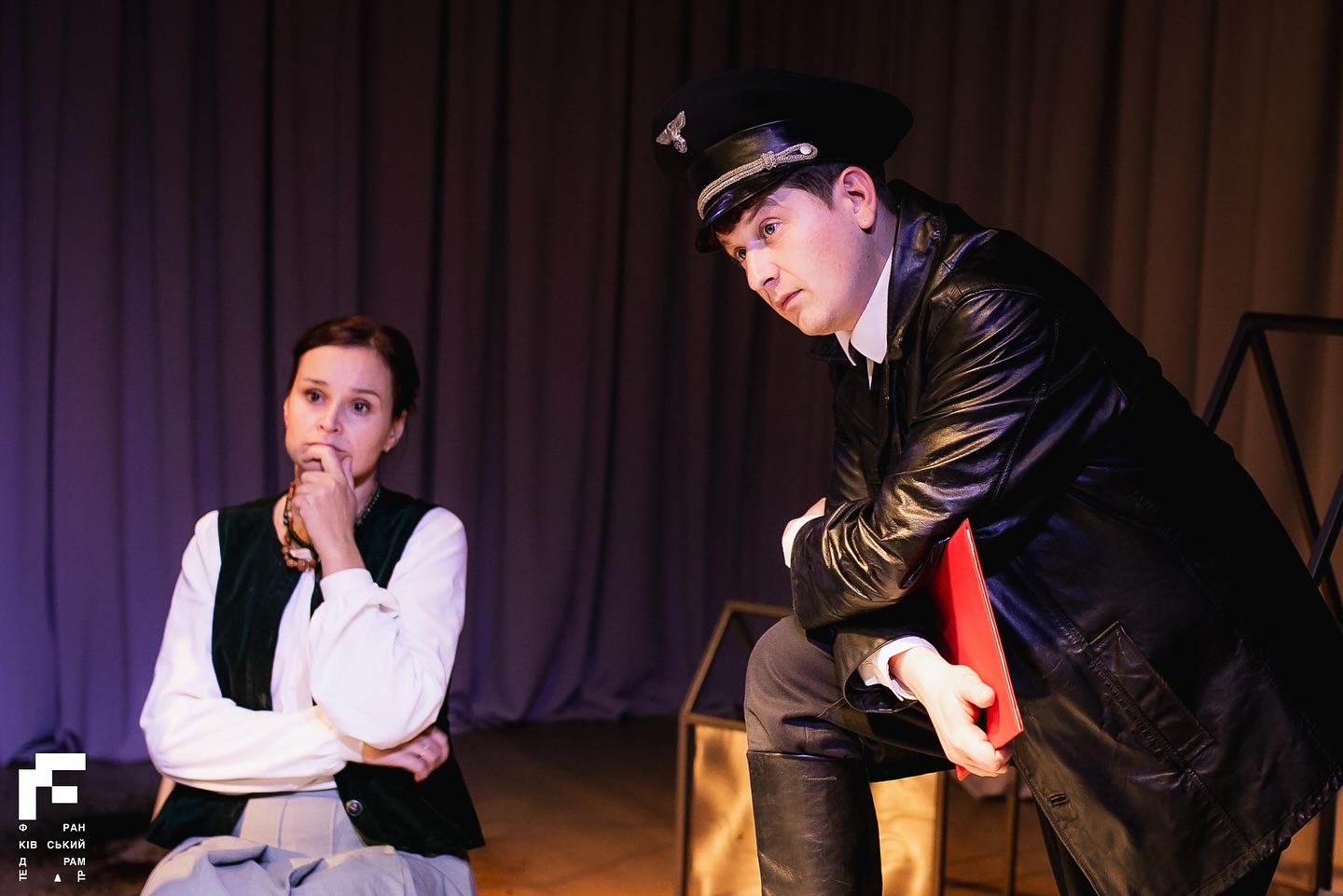 «Квіти під руками диявола»