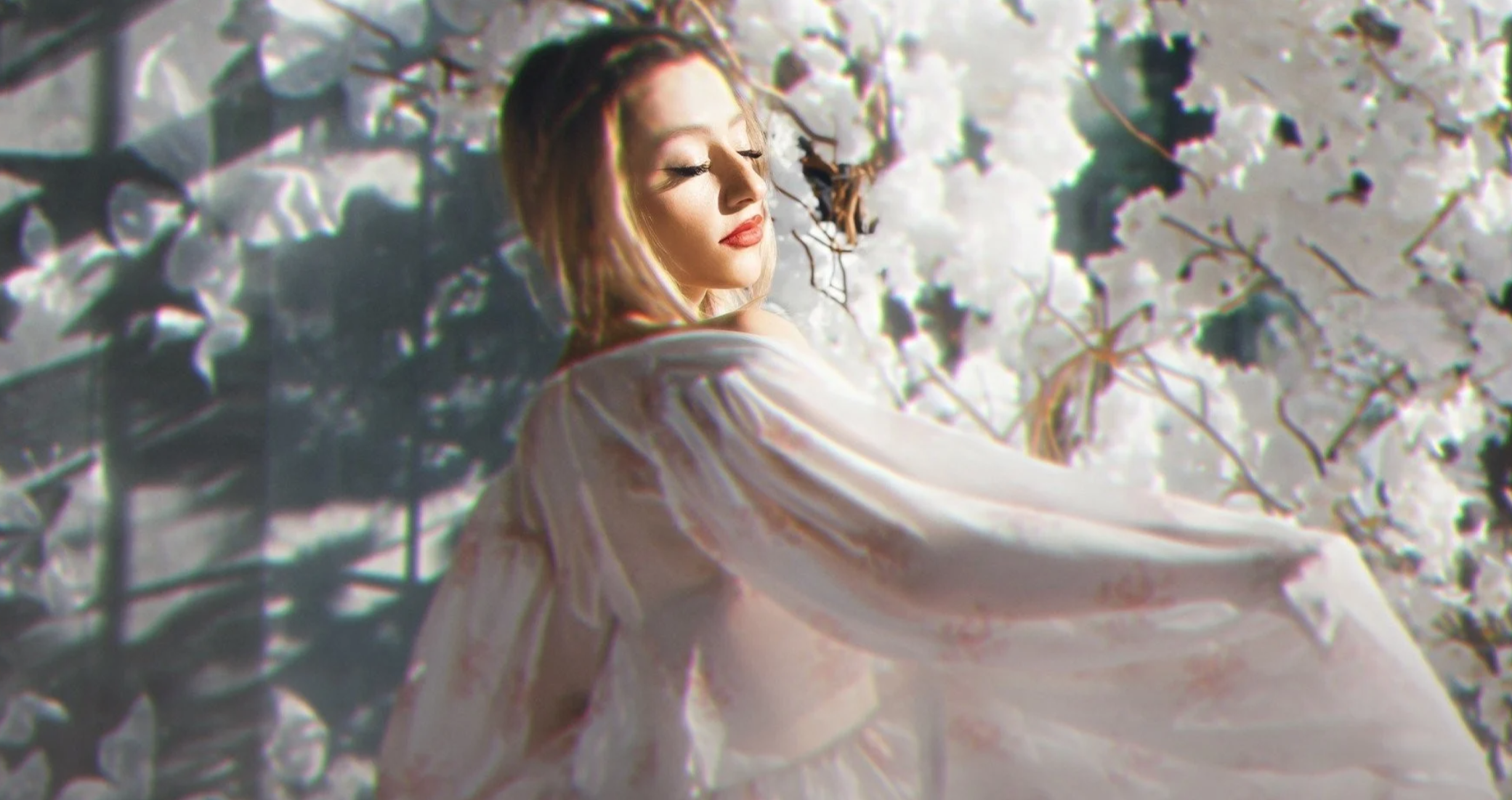 Vivienne Mort з вокальним квартетом