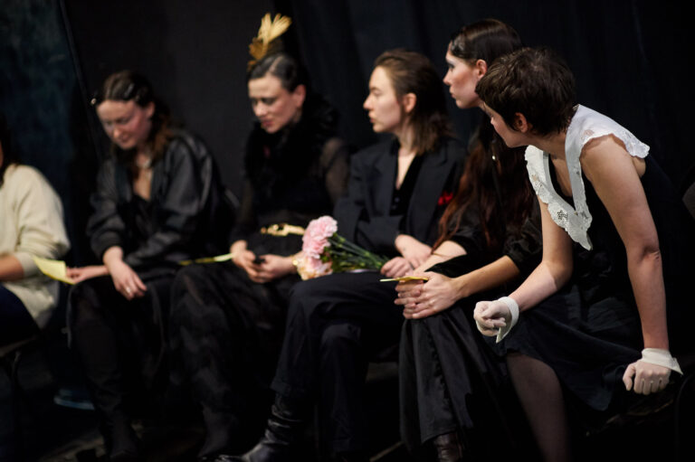 «Сім жінок»